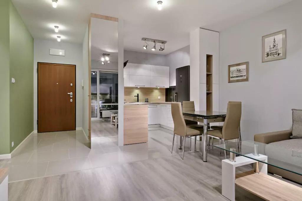 Strict Center Towarowa Apartment Poznan Exterior photo